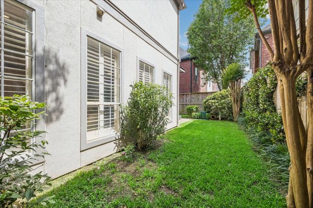 1419 W Hilshire Park Drive, Houston, TX 77055