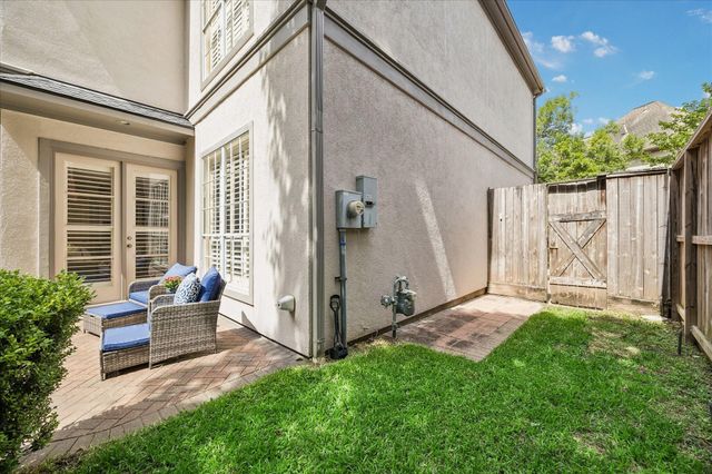 1419 W Hilshire Park Drive, Houston, TX 77055