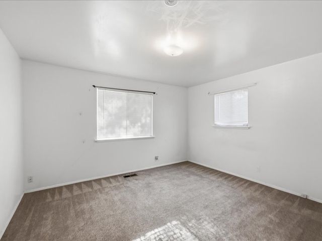 633 N 26th West Avenue, Tulsa, OK 74127