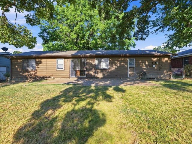 633 N 26th West Avenue, Tulsa, OK 74127