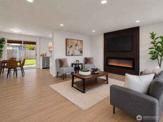 21720 SE 237th Street, Maple Valley, WA 98038
