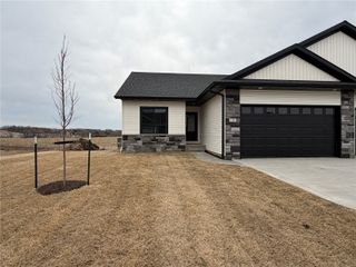 100 Kinsey Street, North Liberty, IA 52317