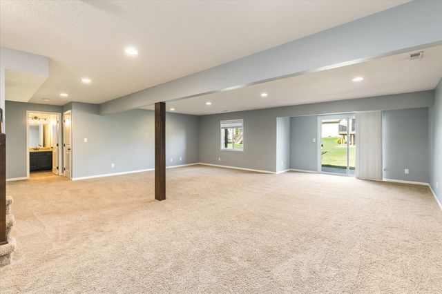 1344 90th Street, West Des Moines, IA 50266