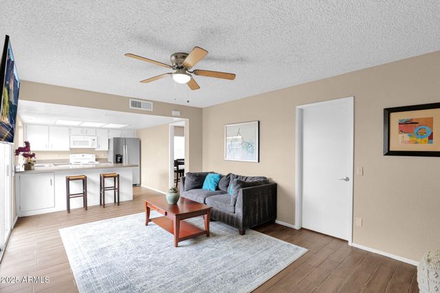 15201 N 25TH Drive 11, Phoenix, AZ 85023