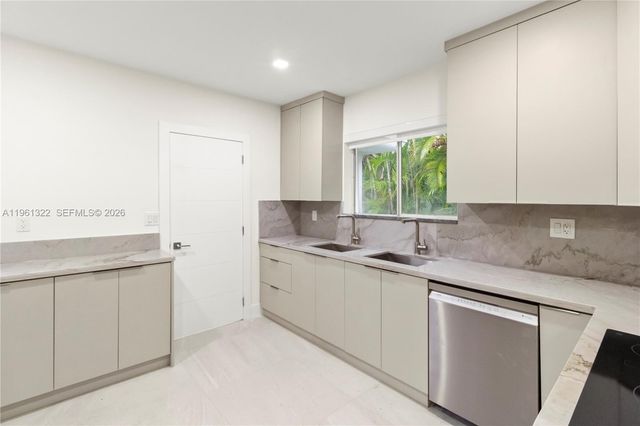 1261 98th St, Bay Harbor Islands, FL 33154