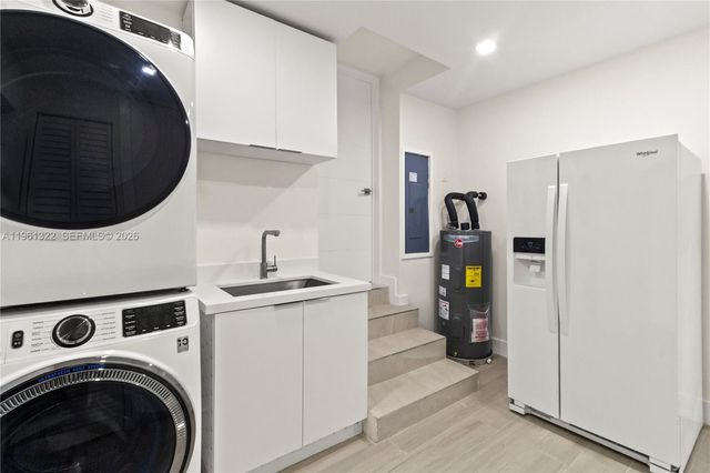 1261 98th St, Bay Harbor Islands, FL 33154