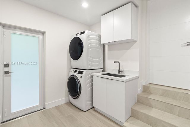 1261 98th St, Bay Harbor Islands, FL 33154