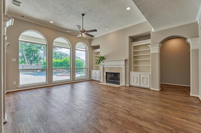 6610 Glenhill Drive, Spring, TX 77389