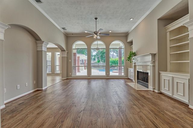 6610 Glenhill Drive, Spring, TX 77389