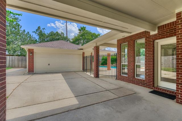 6610 Glenhill Drive, Spring, TX 77389