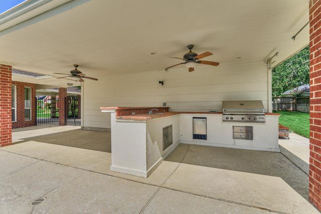 6610 Glenhill Drive, Spring, TX 77389