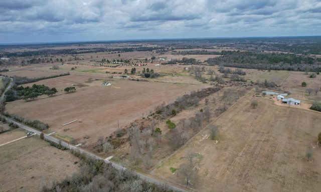 32186 Howell Road, Waller, TX 77484