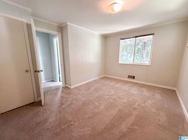 127 WALKER AVENUE, Hueytown, AL 35023