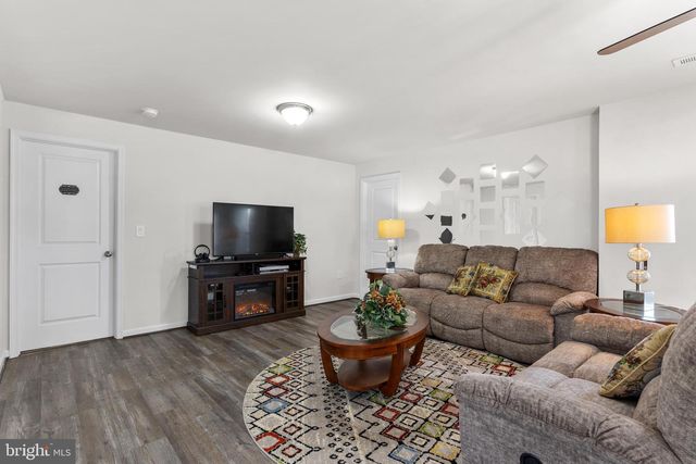 11708 ROBIN WOODS CIR, Spotsylvania, VA 22551