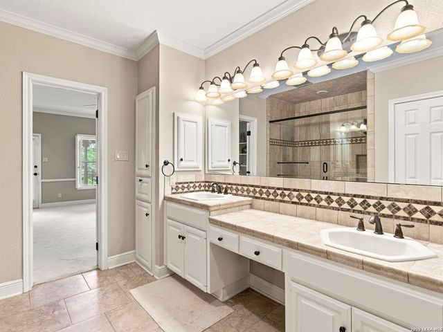 2317 Waterford Grace, New Braunfels, TX 78130