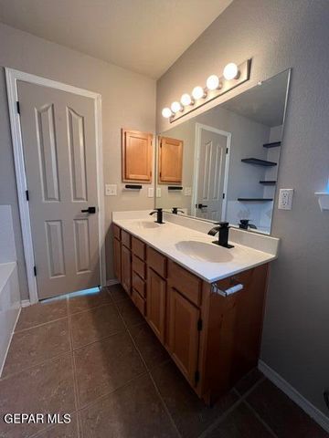 11105 BULLSEYE Street, El Paso, TX 79934