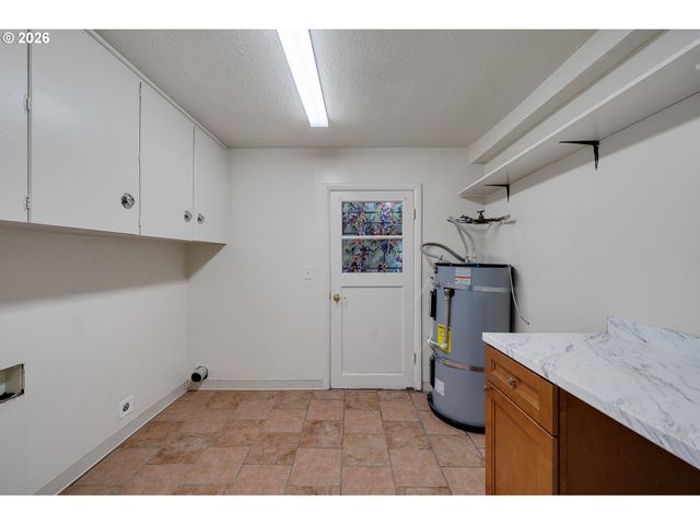 6475 SEATTLE Ave, Bay City, OR 97107