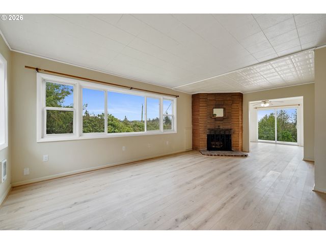 6475 SEATTLE Ave, Bay City, OR 97107