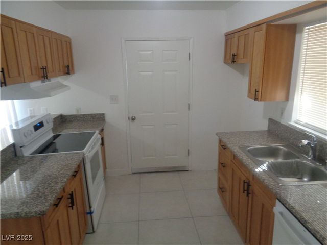 4013 El Camino Avenue, Las Vegas, NV 89102