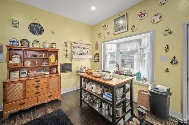 917 N 5th Street, St Charles, MO 63301