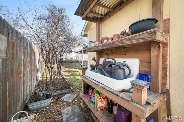 917 N 5th Street, St Charles, MO 63301