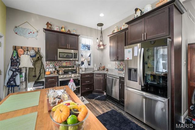 917 N 5th Street, St Charles, MO 63301