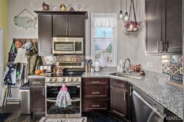 917 N 5th Street, St Charles, MO 63301