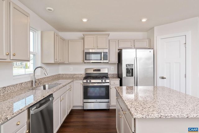 127 PARK DR, Palmyra, VA 22963