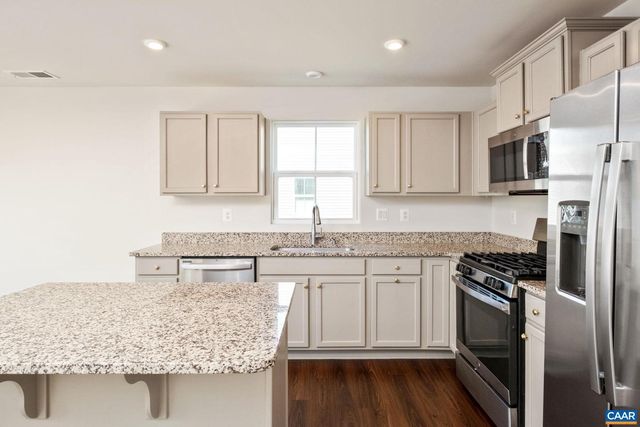 127 PARK DR, Palmyra, VA 22963