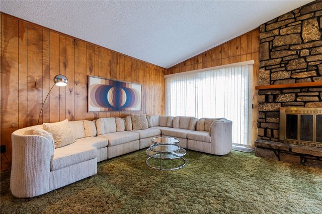 17 Devizis Drive, Bella Vista, AR 72714