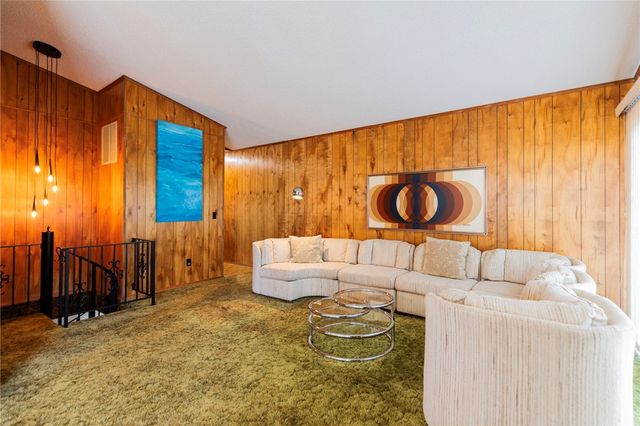 17 Devizis Drive, Bella Vista, AR 72714