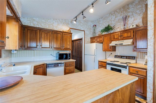 17 Devizis Drive, Bella Vista, AR 72714