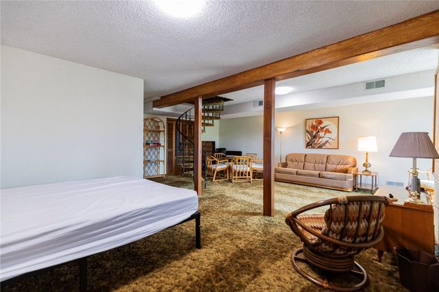 17 Devizis Drive, Bella Vista, AR 72714