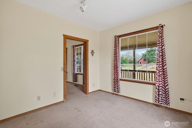 95 W Birnie Slough Road, Cathlamet, WA 98612