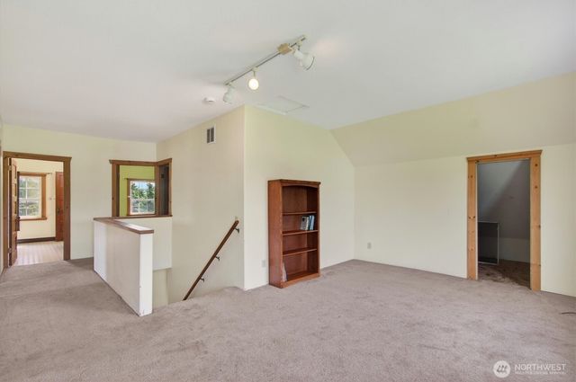 95 W Birnie Slough Road, Cathlamet, WA 98612