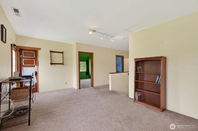 95 W Birnie Slough Road, Cathlamet, WA 98612