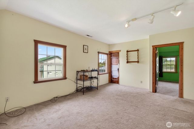 95 W Birnie Slough Road, Cathlamet, WA 98612