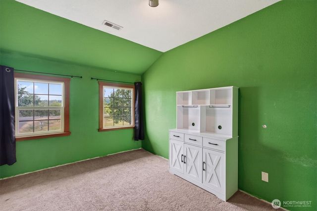 95 W Birnie Slough Road, Cathlamet, WA 98612