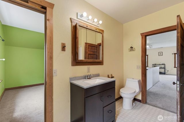 95 W Birnie Slough Road, Cathlamet, WA 98612