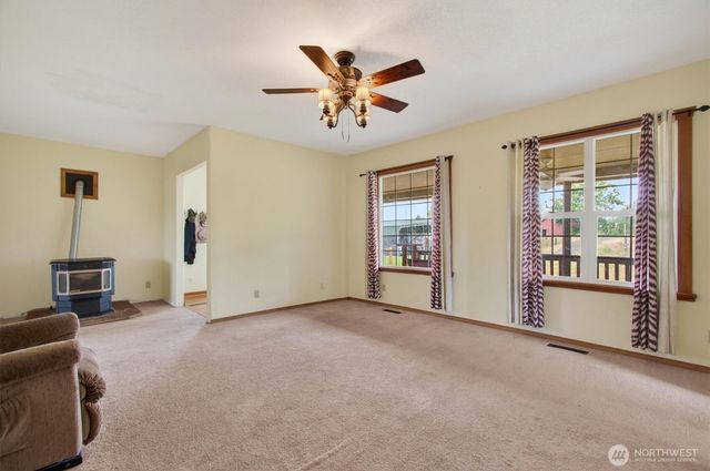 95 W Birnie Slough Road, Cathlamet, WA 98612
