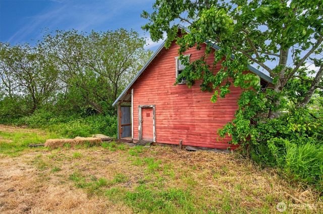 95 W Birnie Slough Road, Cathlamet, WA 98612