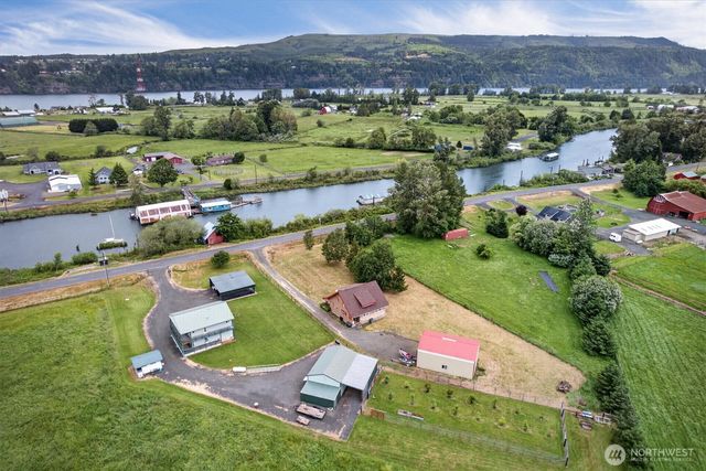 95 W Birnie Slough Road, Cathlamet, WA 98612
