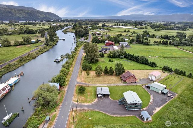 95 W Birnie Slough Road, Cathlamet, WA 98612