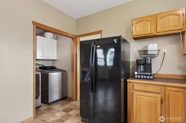 95 W Birnie Slough Road, Cathlamet, WA 98612