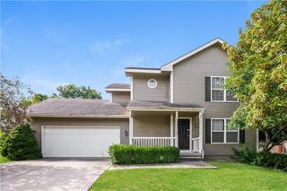 809 E 15th Street, Kearney, MO 64060