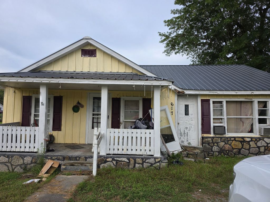 617 Walnut St, Waynesboro, TN 38485