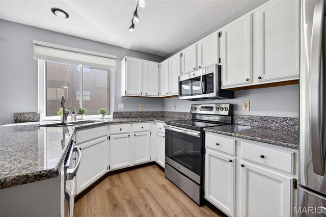 208 Kipling Way, Weldon Spring, MO 63304