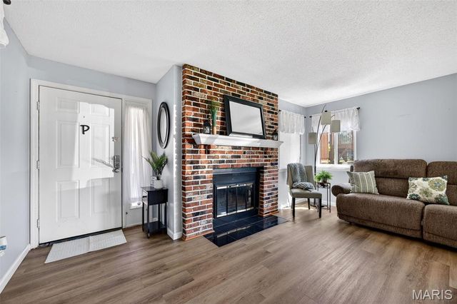 208 Kipling Way, Weldon Spring, MO 63304