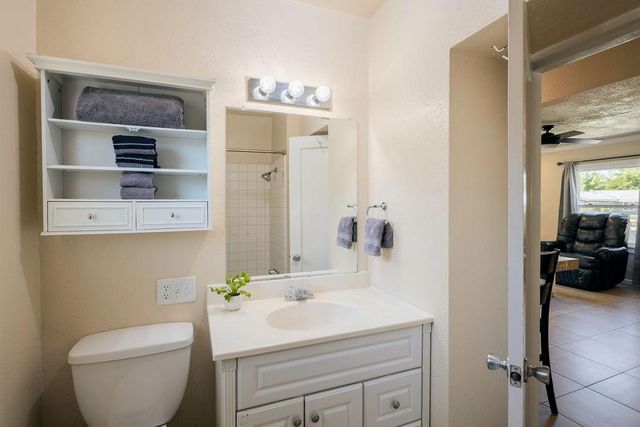 335 Oxford Avenue, Clovis, CA 93612