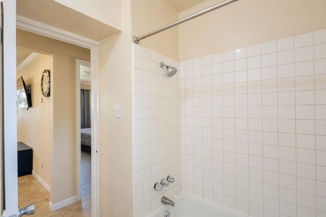 335 Oxford Avenue, Clovis, CA 93612